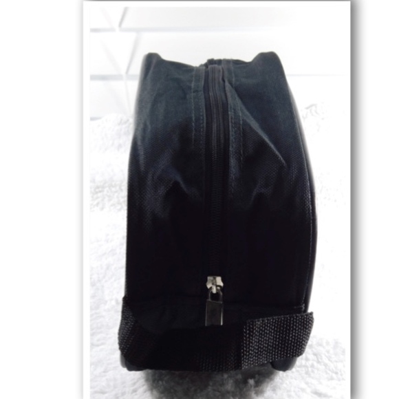 Olivet International Canvas Men's Toiletry Bag - Picture 3 of 8